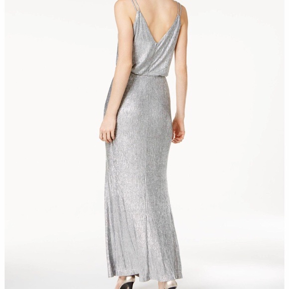 Beautiful silver metallic gown - Picture 2 of 4